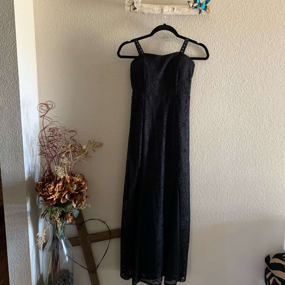 Black Sleeveless Lace Dress